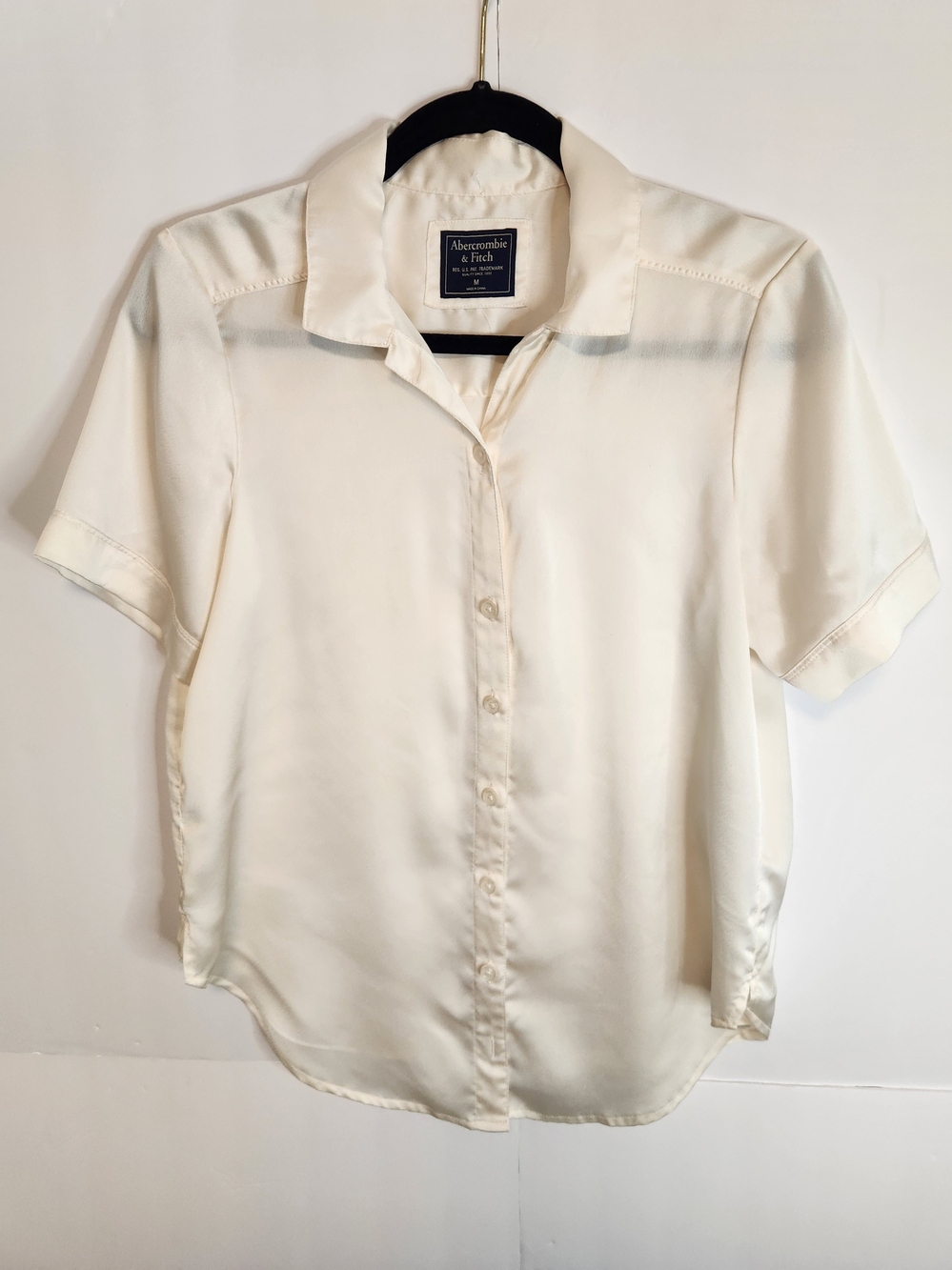 Abercrombie & Fitch Women's Cream Short-Sleeve Button-Down Shirt